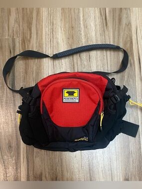 MOUNTAINSMITH SWIFT LUMBAR PACK FANNY CROSSBODY WAIST RED BLACK ONE SIZE UNISEX